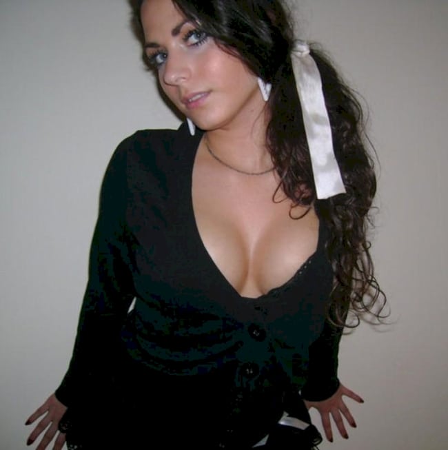 Femme coquine docile pour mec sérieux assez souvent disponible