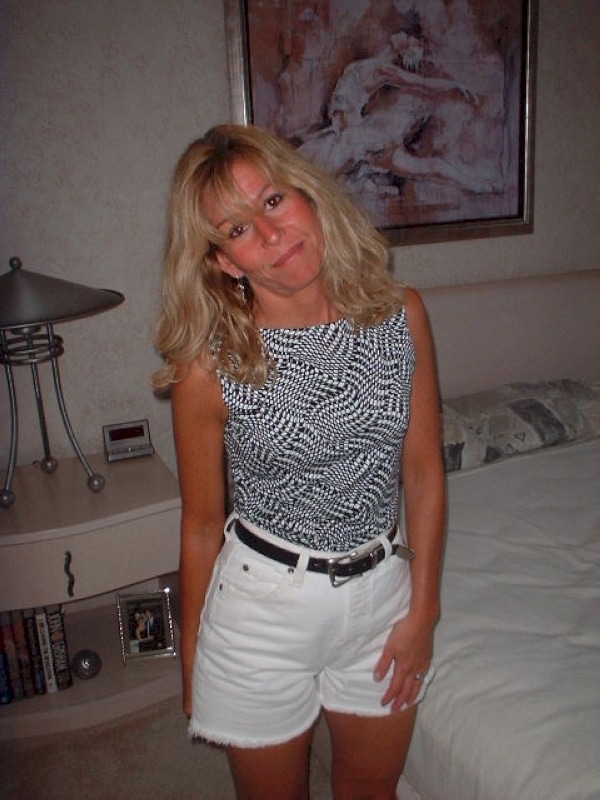 Femme cougar réellement classe cherche un mec tranquille